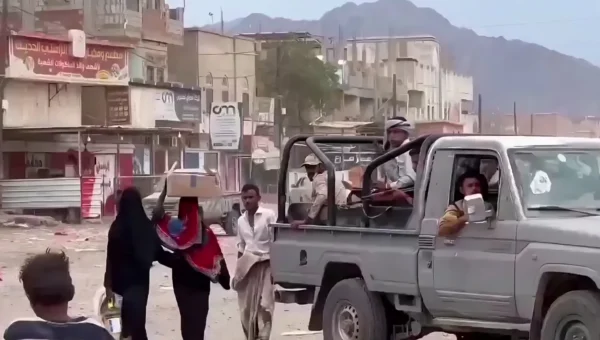 تحت التهديد والإكراه.. الحوثيون يجندون 40 طفلاً قسراً في الحديدة ويدفعون بهم إلى كهبوب
