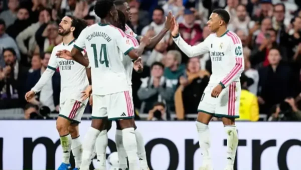 ريال مدريد يقلص الفارق مع برشلونة بعد فوز كبير على إشبيلية