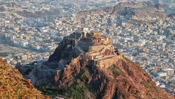 هيومن رايتس ووتش تطالب الحوثيين برفع الحصار عن تعز فوراً