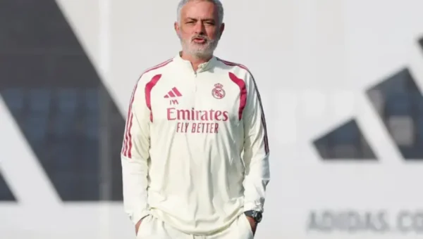 مورينيو: ريال مدريد يحصد الألقاب معي.. وخسارة باريس لن تغير ثقافة برشلونة