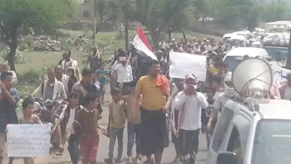 أبناء المعافر يدينون استخدام الحوثيين للمنشآت المدنية مخازن للسلاح وتجنيد الطلاب