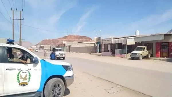 محافظ شبوة يعلن ضبط خلية حوثية من 13 عنصراً وشاحنة محملة بالأسلحة والمتفجرات