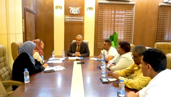 وزير الصحة وبرنامج الغذاء العالمي يبحثان تعزيز التدخلات التغذوية في اليمن