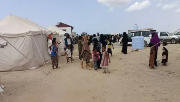 منظمات حقوقية تندد باستهداف مليشيا الحوثي محيط مخيمات النازحين في عدن