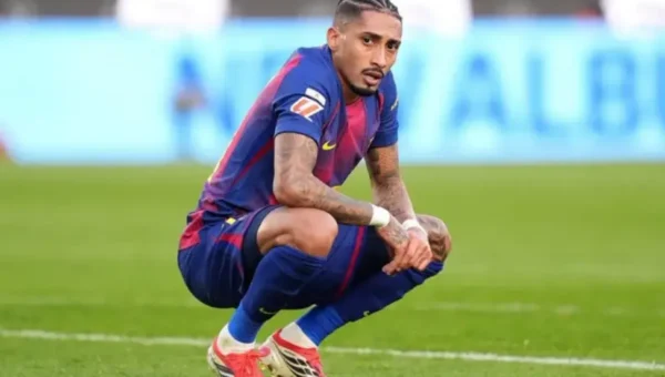 برشلونة يترقب قائمة البرازيل بقلق بشأن رافينيا